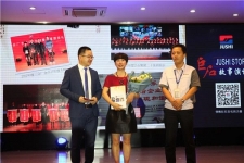 《j9九游会官方网站故事演说汇》第二季《勇往职前》闪亮登场