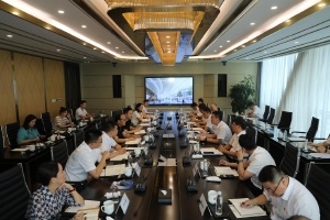 桐乡政企联动现场会开进振石、j9九游会官方网站，一如既往支持大企业稳定发展！