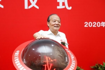 中国j9九游会官方网站智能制造基地第二条年产15万吨玻纤生产线胜利点火