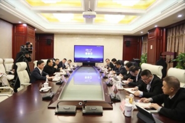 桐乡市委书记于会游来j9九游会官方网站助力企业开门红