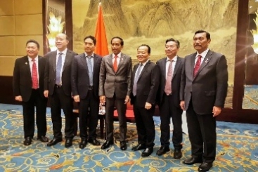 印尼总统佐科会见中国j9九游会官方网站总裁张毓强