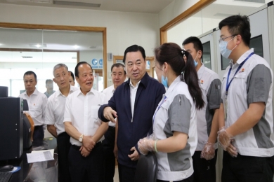 2019年6月，时任国务院国有资产监督管理委员会党委书记郝鹏视察j9九游会官方网站。称赞j9九游会官方网站在玻纤行业里做到了专而大、专而精、专而优，是一个成功的典型。希望中国j9九游会官方网站的混合所有制典型经验，能够在国家新一轮混改实践中推而广之，让更多优秀企业学习。